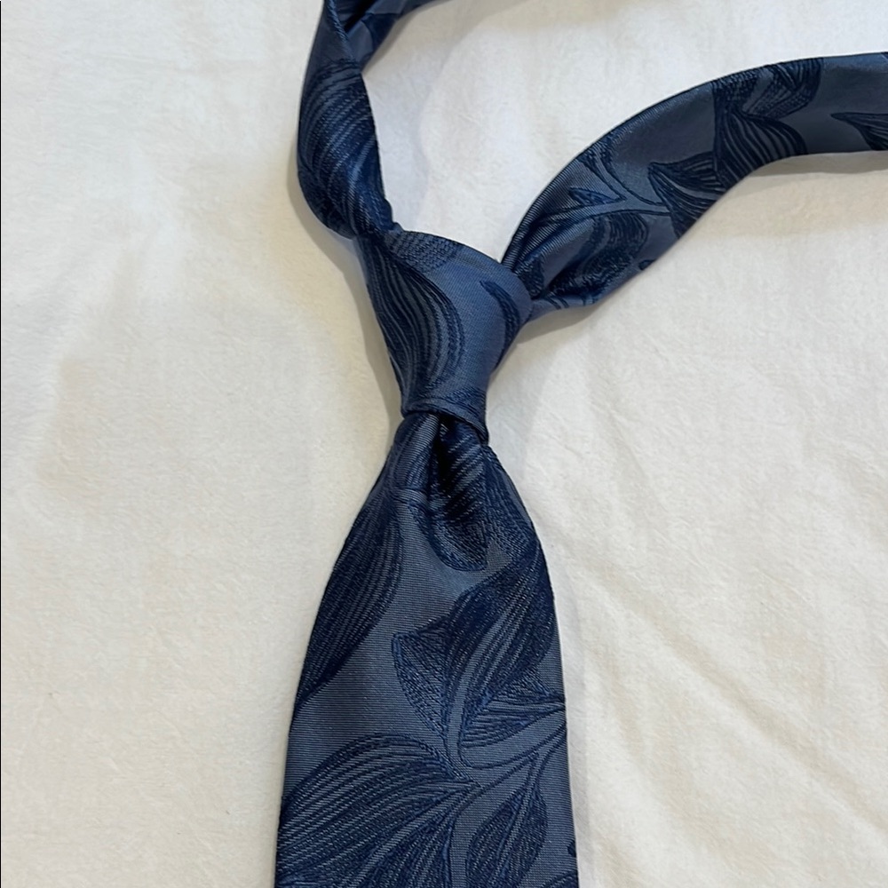 Navy Blue Floral Tie